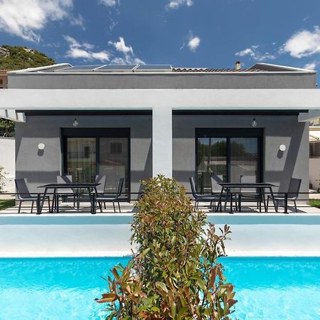 Cove Suites Nea Iraklitsa エクステリア 写真