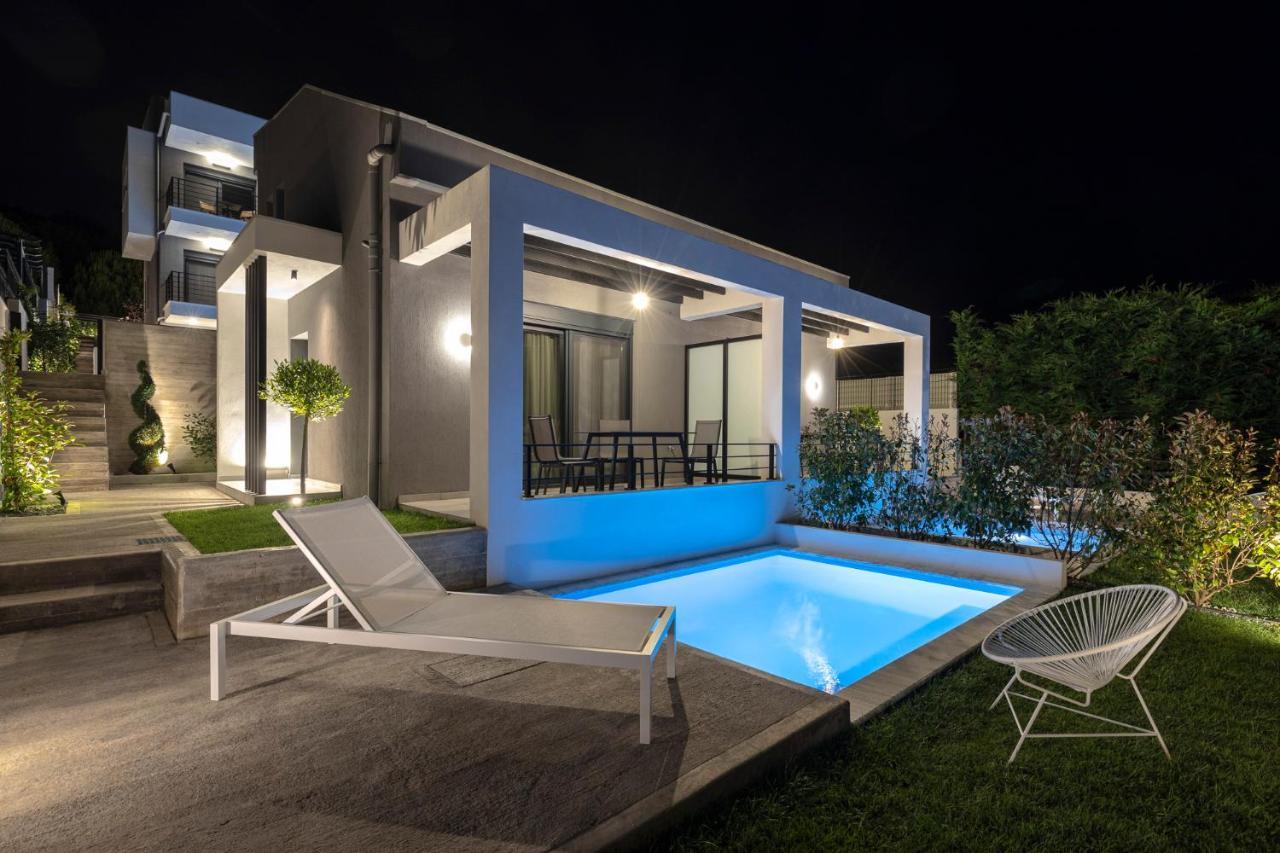 Cove Suites Nea Iraklitsa エクステリア 写真
