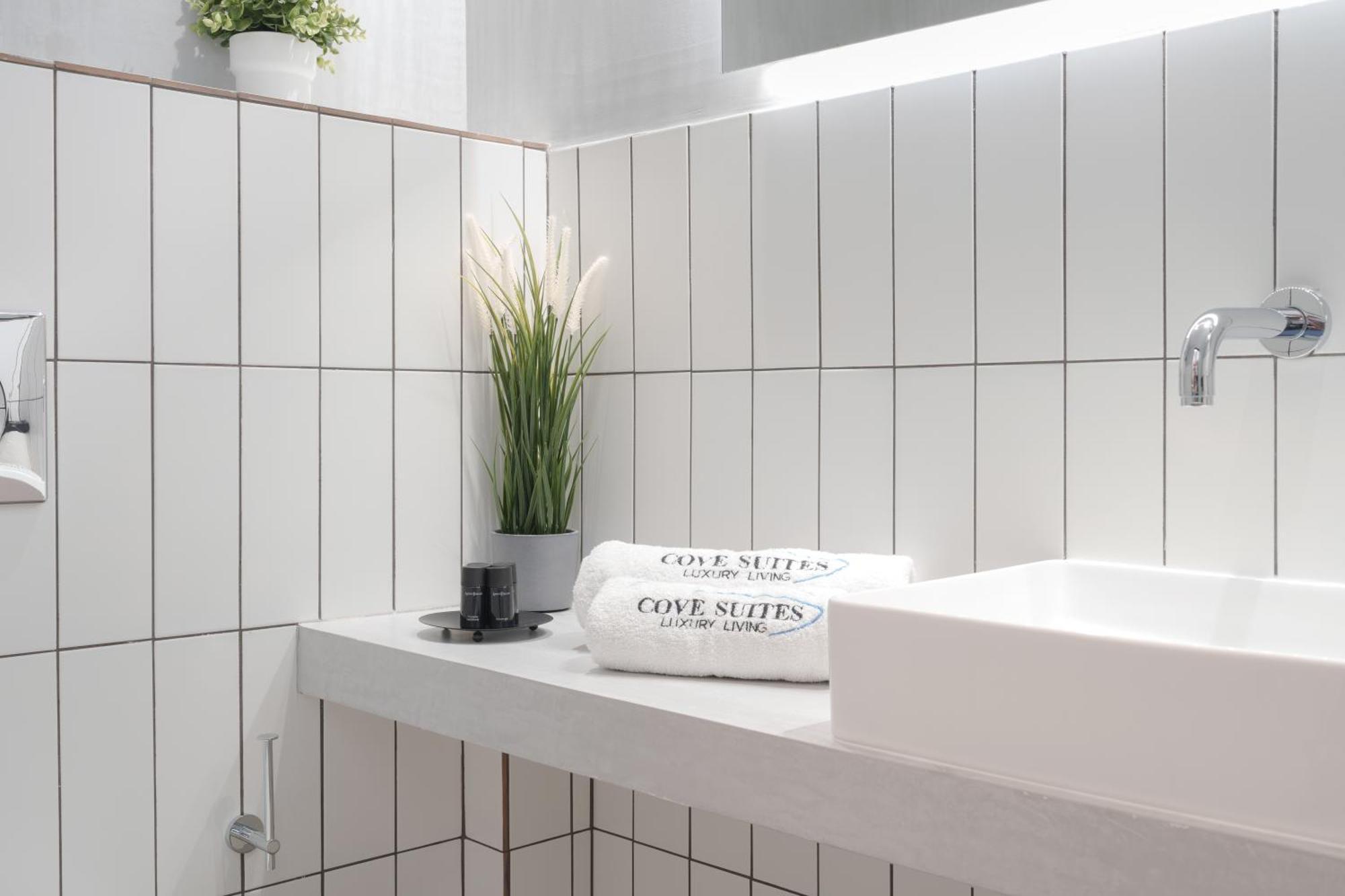 Cove Suites Nea Iraklitsa エクステリア 写真