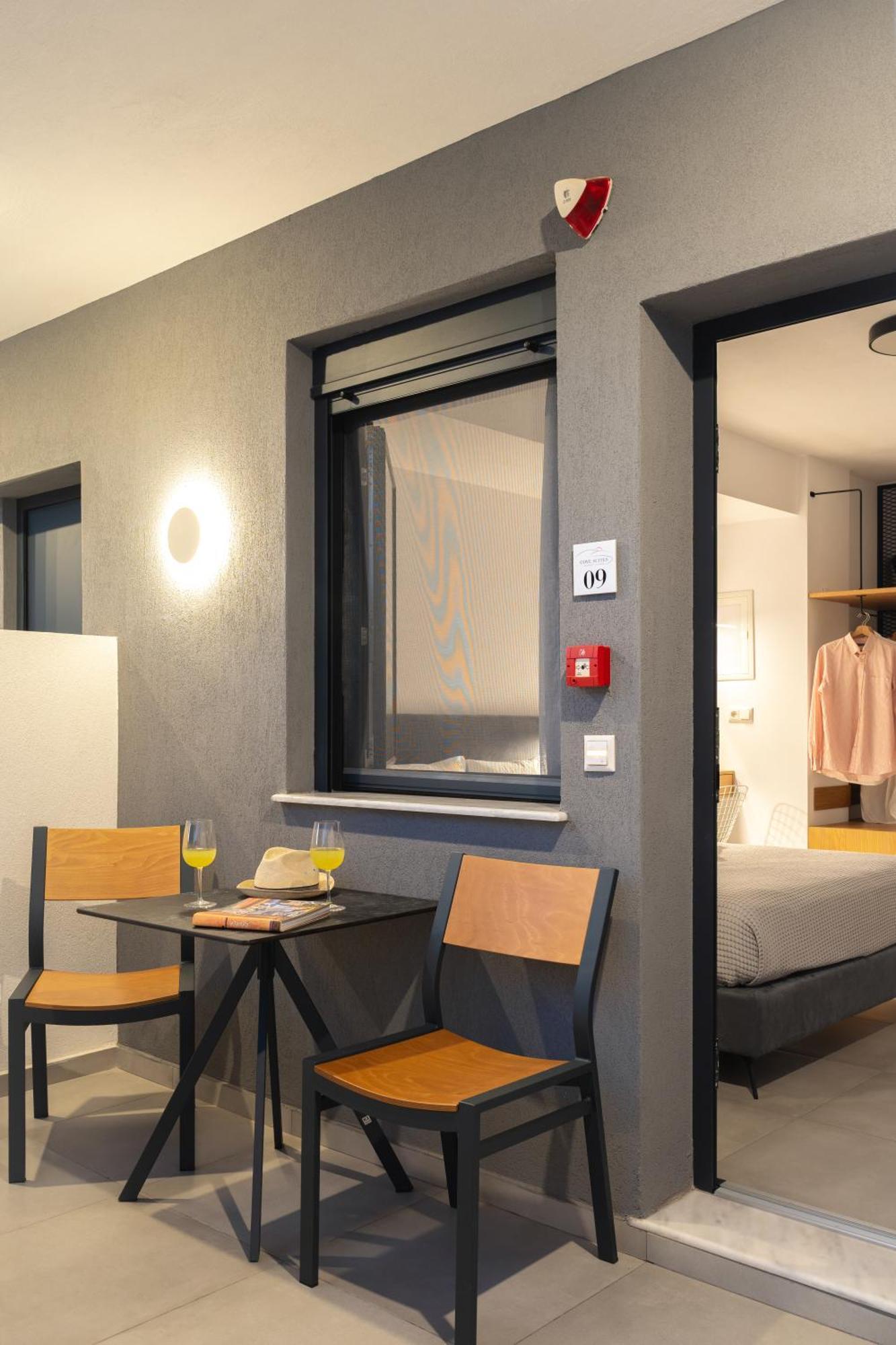 Cove Suites Nea Iraklitsa エクステリア 写真